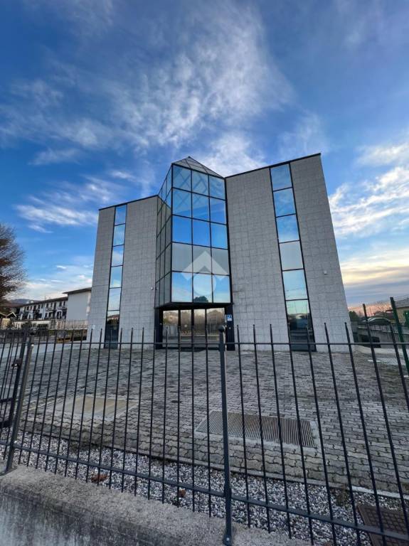 locale commerciale in affitto a Telgate