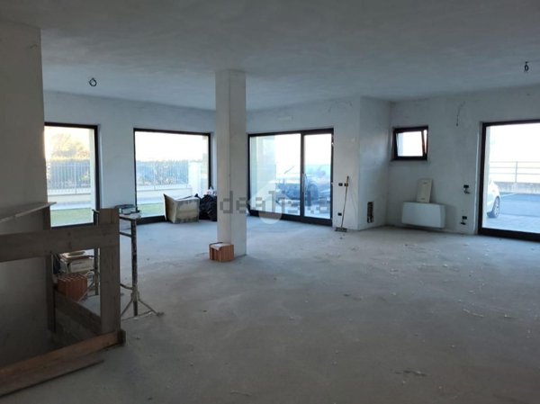 locale commerciale in affitto a Telgate