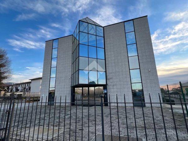 locale commerciale in affitto a Telgate