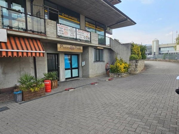 negozio in affitto a Terno d'Isola