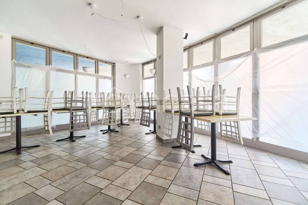 negozio in affitto a Terno d'Isola