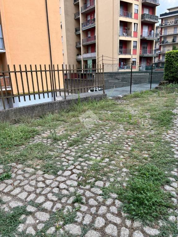 negozio in affitto a Torre Boldone