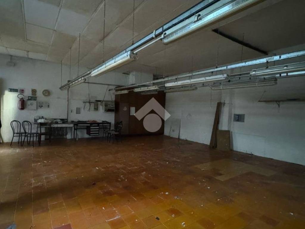 locale commerciale in affitto a Trescore Balneario