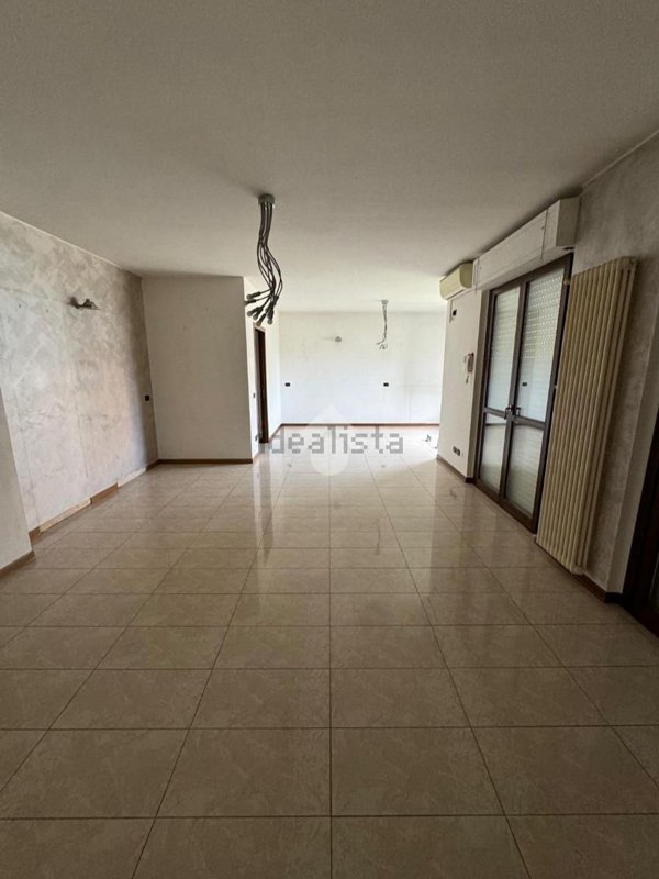 negozio in affitto a Trescore Balneario