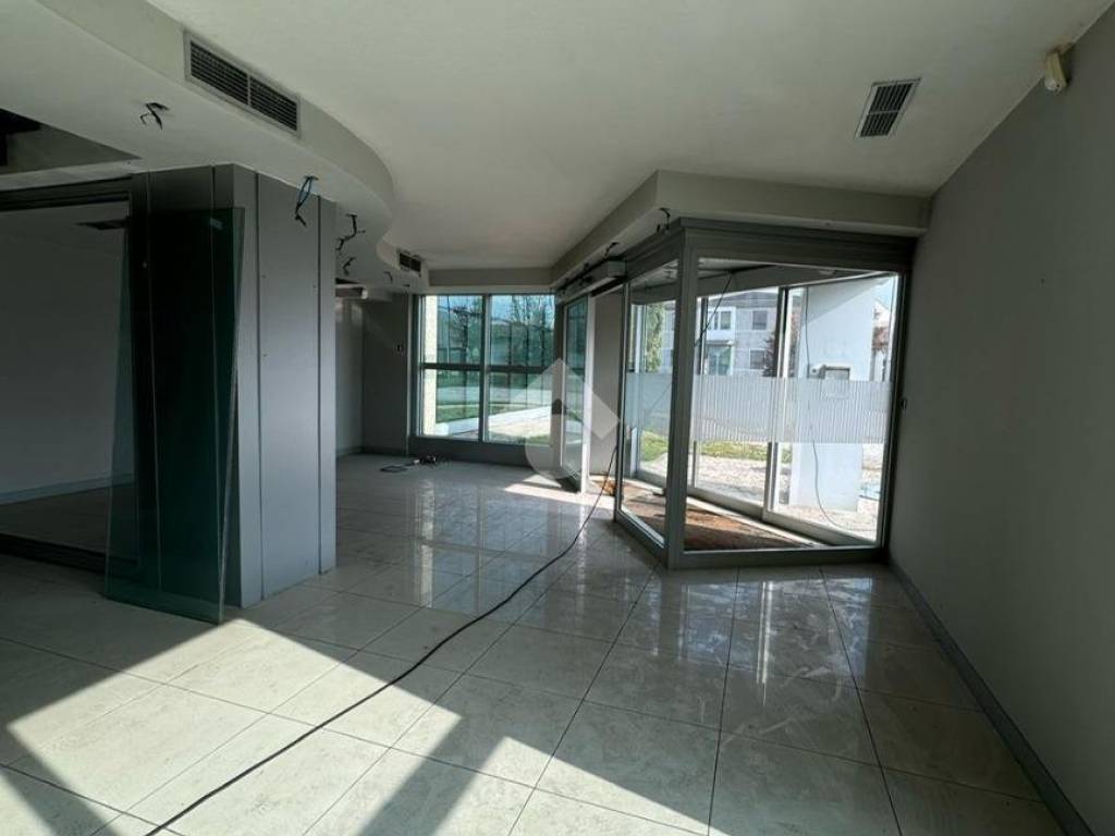 negozio in affitto a Trescore Balneario