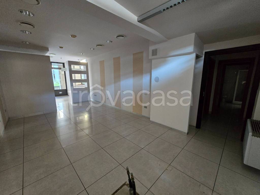 negozio in affitto a Trescore Balneario