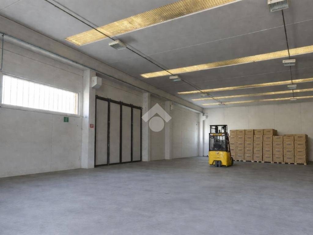 capannone in affitto a Trescore Balneario