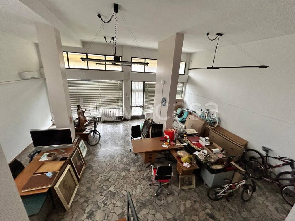 negozio in affitto a Trescore Balneario