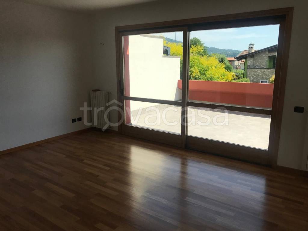 appartamento in affitto a Trescore Balneario