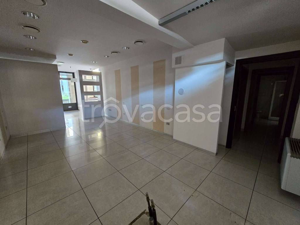 negozio in affitto a Trescore Balneario