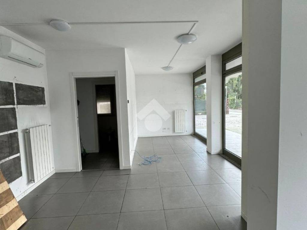 negozio in affitto a Trescore Balneario
