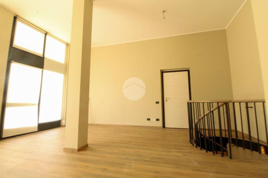 negozio in affitto a Treviglio