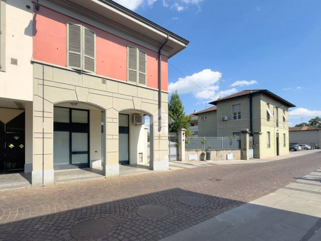 negozio in affitto a Treviglio