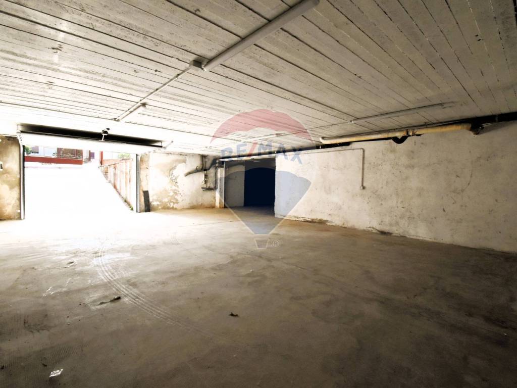 locale commerciale in affitto a Treviglio