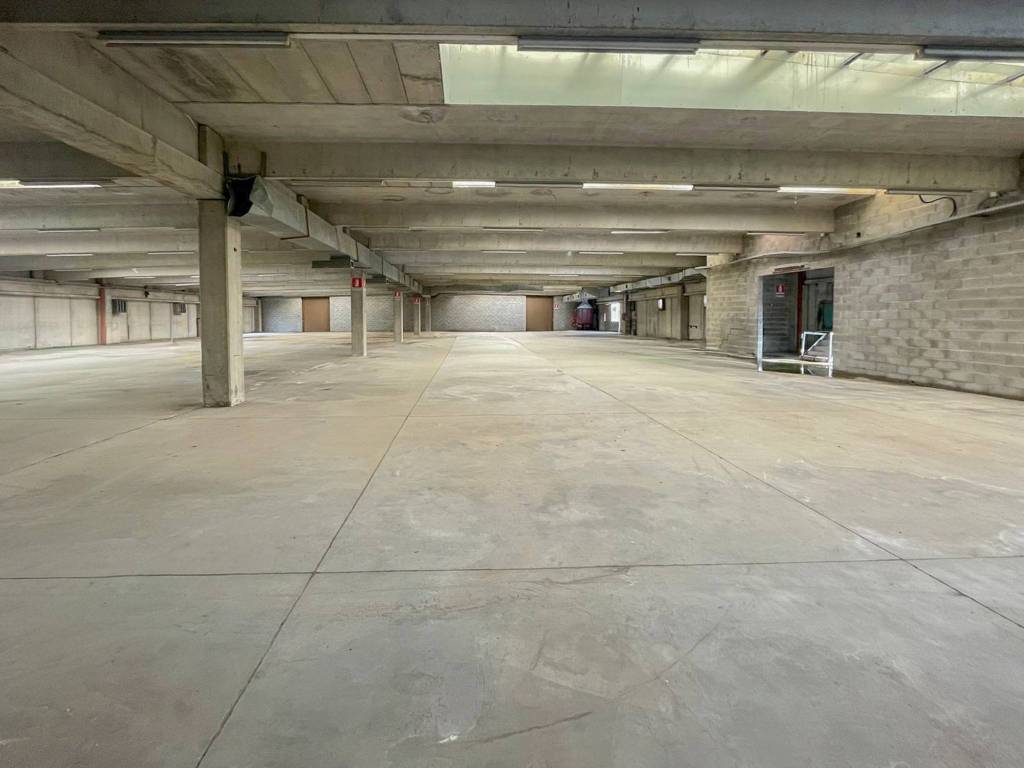 locale commerciale in affitto a Treviglio