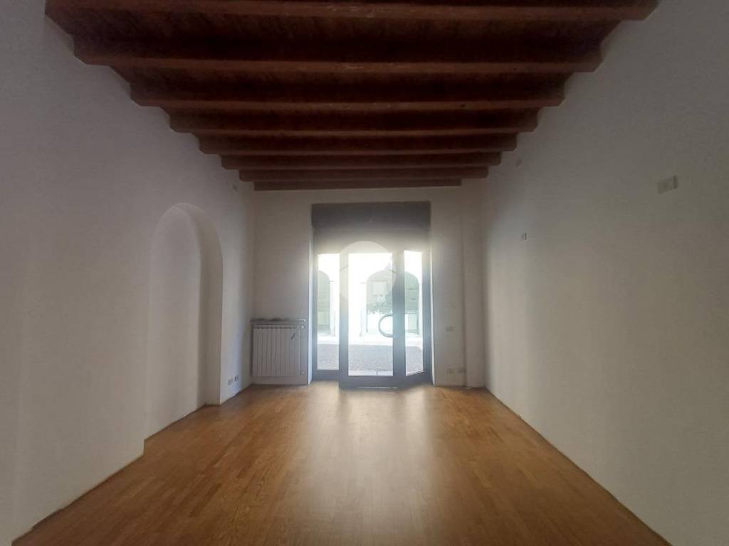 negozio in affitto a Treviglio