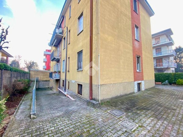 locale commerciale in affitto a Treviglio