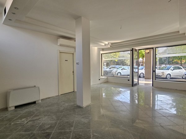 negozio in affitto a Treviglio