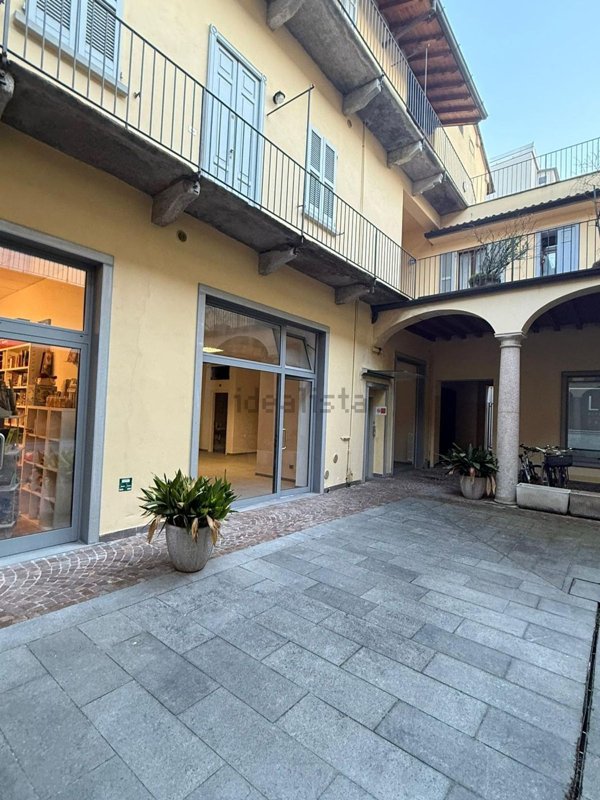 locale commerciale in affitto a Treviglio