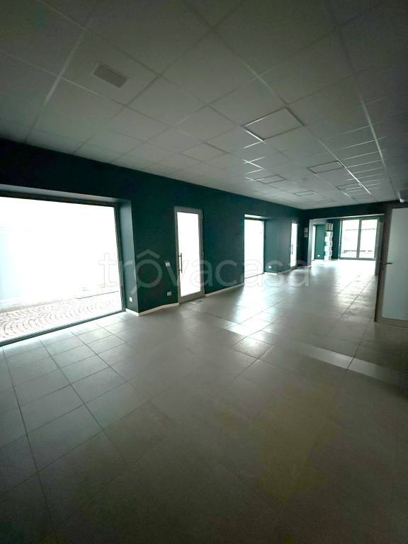 negozio in affitto a Treviglio