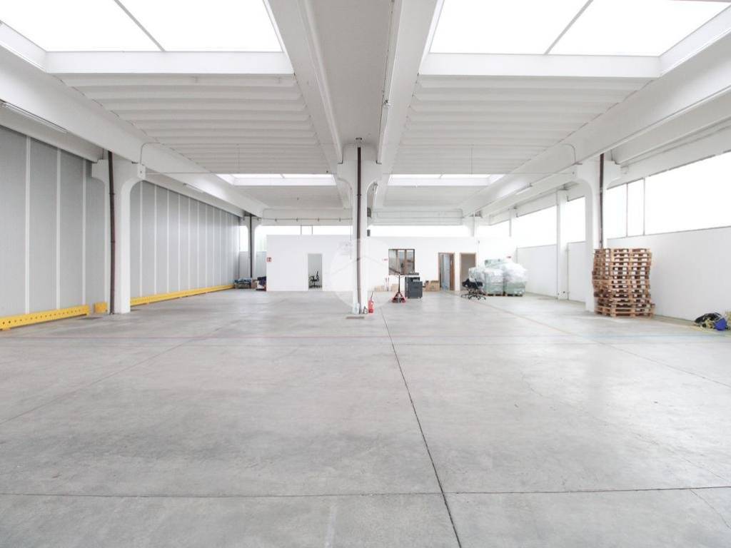 capannone in affitto a Treviglio