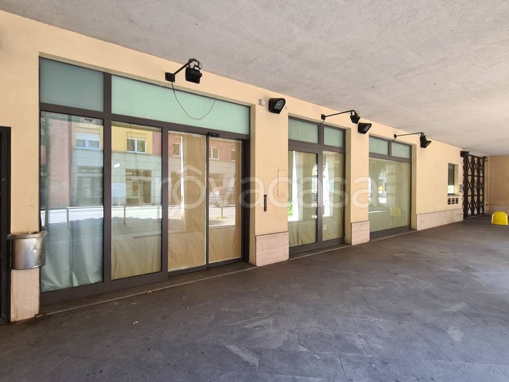 negozio in affitto a Treviglio