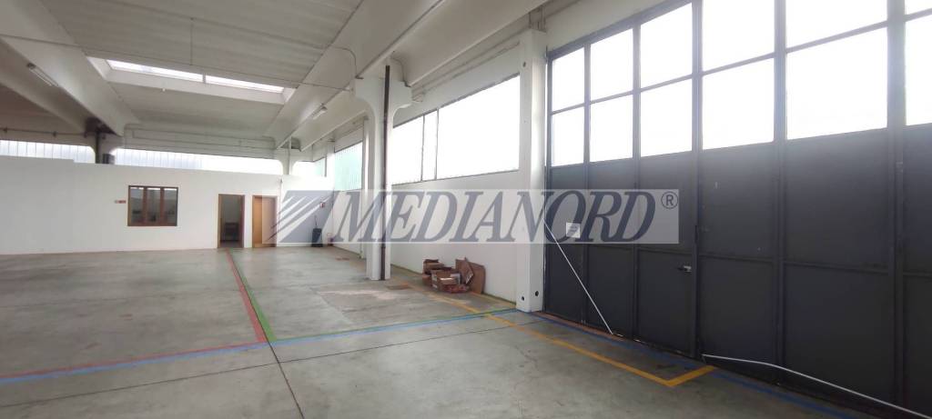 locale commerciale in affitto a Treviglio