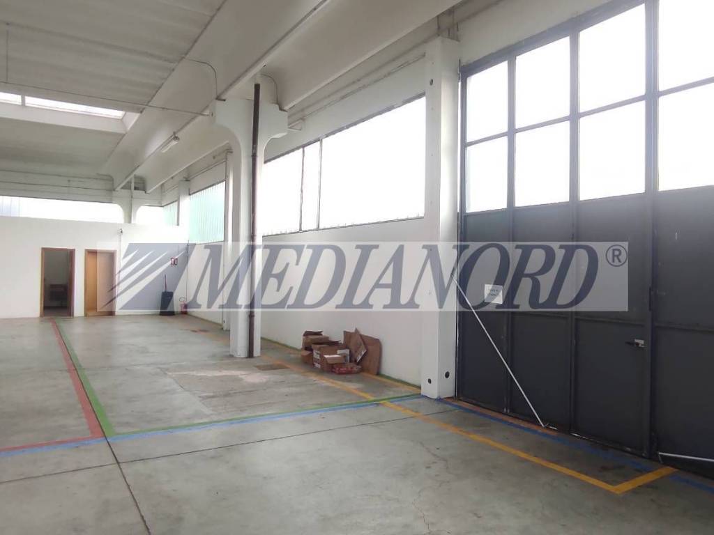 locale commerciale in affitto a Treviglio