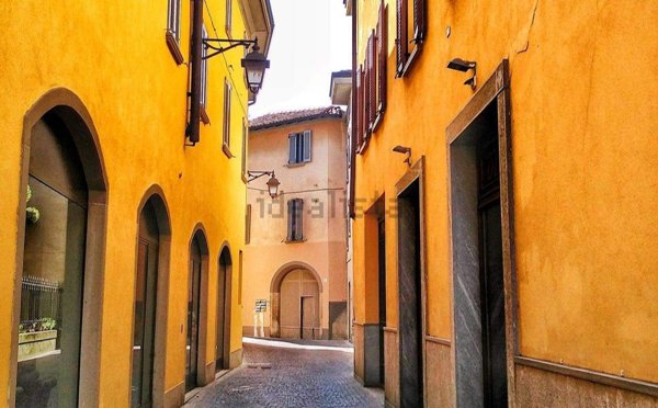 locale commerciale in affitto a Treviglio