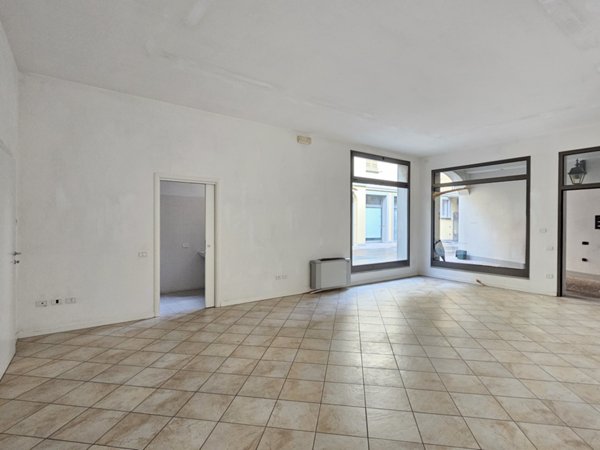 negozio in affitto a Treviglio
