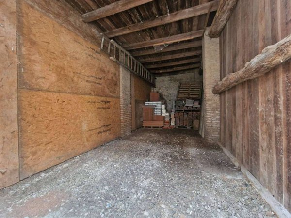 locale commerciale in affitto a Treviglio