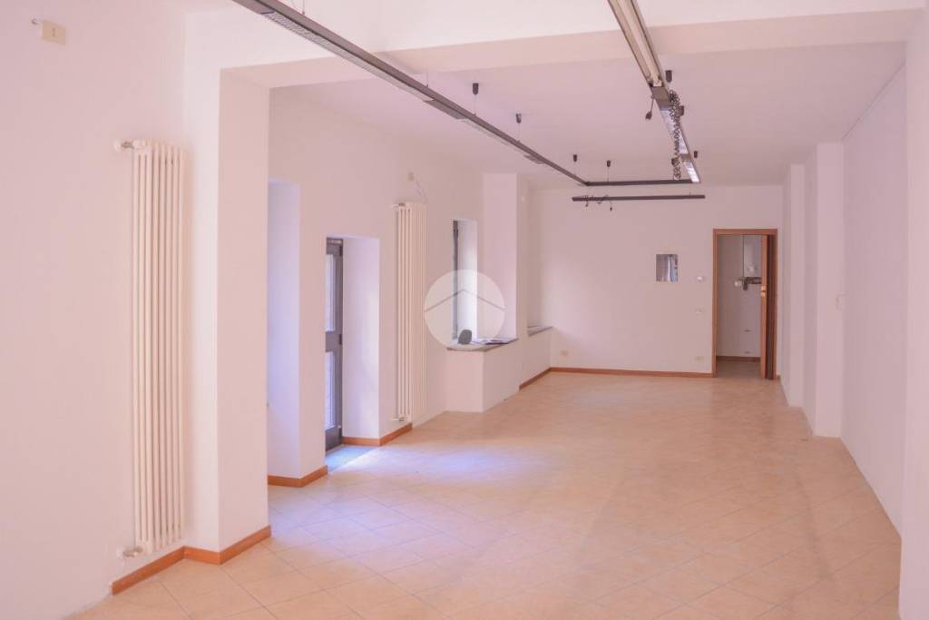 negozio in affitto a Treviglio