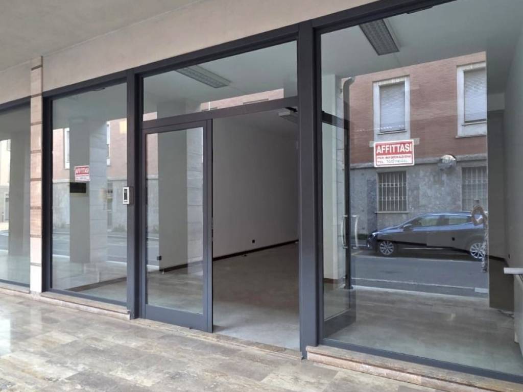 negozio in affitto a Treviglio