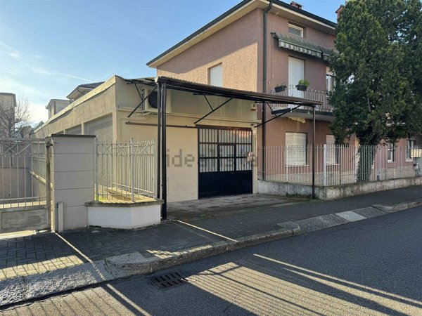 locale commerciale in affitto a Treviglio