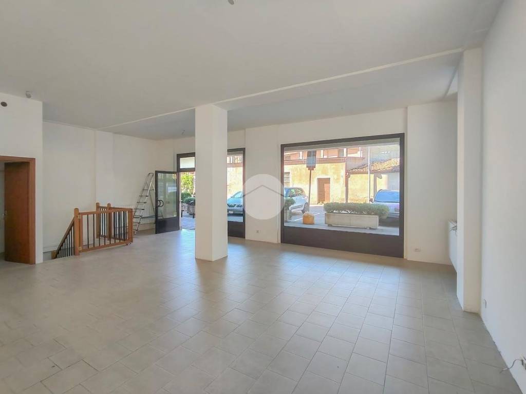 negozio in affitto a Treviglio