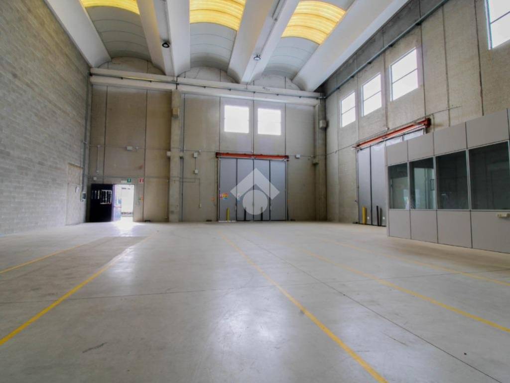 locale commerciale in affitto a Treviolo in zona Curnasco
