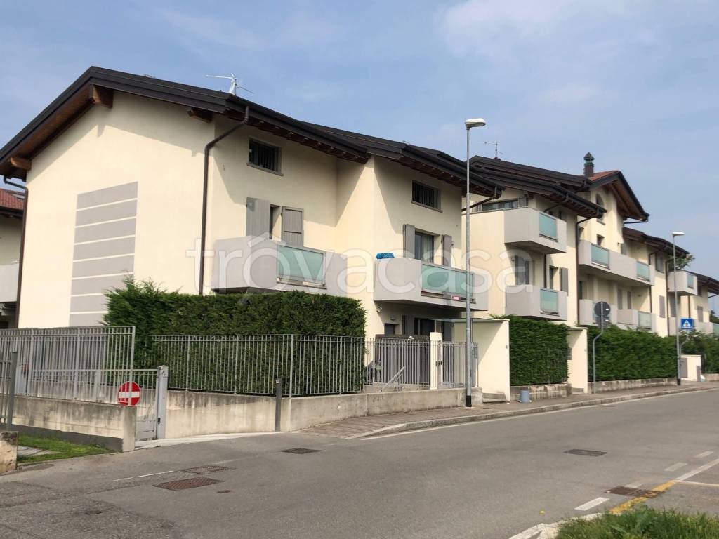 appartamento in affitto a Treviolo