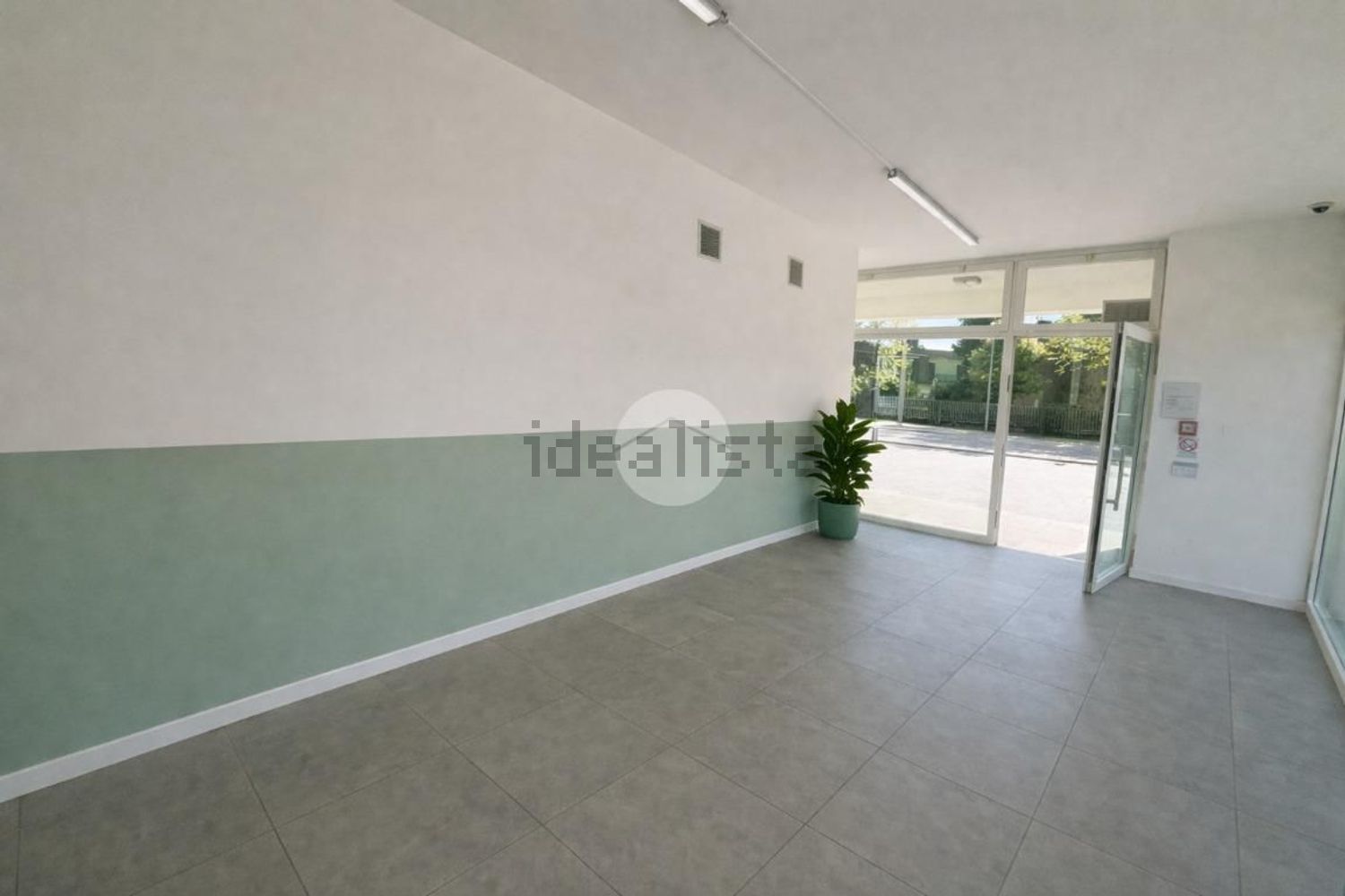 locale commerciale in affitto a Treviolo