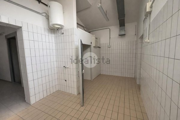 locale di sgombero in affitto a Treviolo