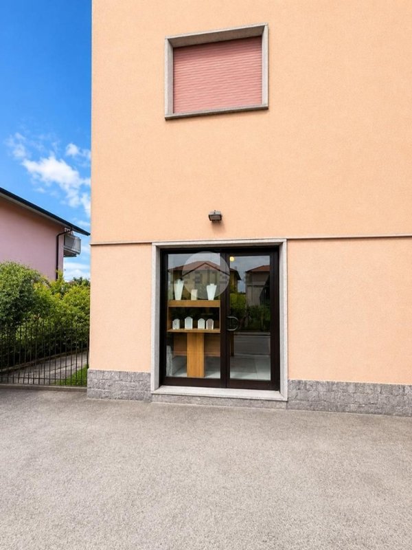 negozio in affitto a Treviolo