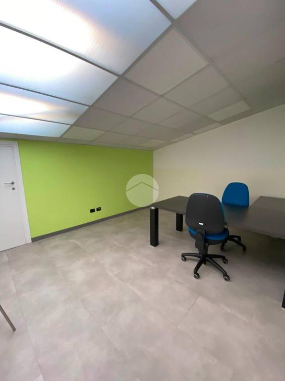 ufficio in affitto a Treviolo in zona Albegno