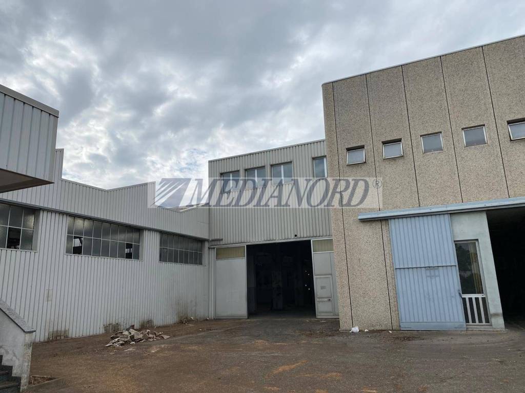 locale commerciale in affitto ad Urgnano