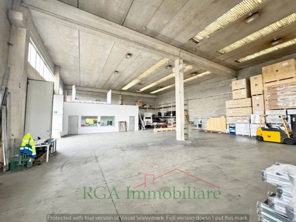 locale commerciale in affitto ad Urgnano