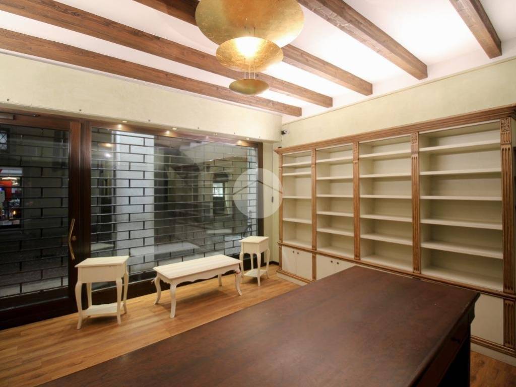 negozio in affitto ad Urgnano