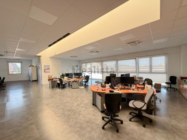 ufficio in affitto ad Urgnano