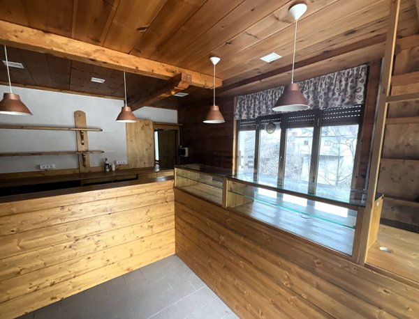 locale commerciale in affitto a Valbondione in zona Lizzola