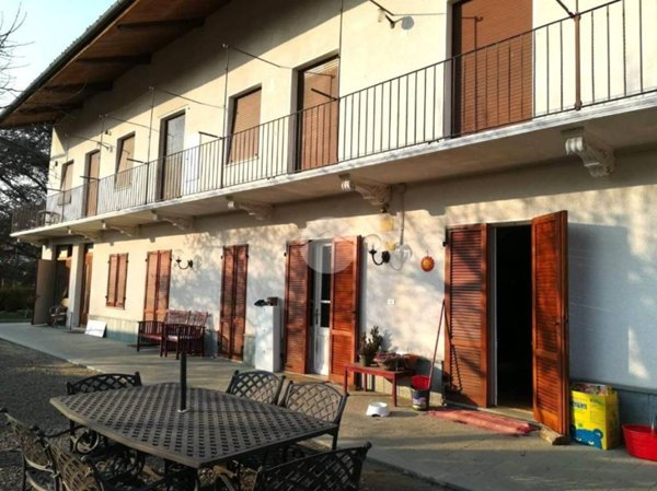 appartamento in affitto ad Azeglio in zona Piane