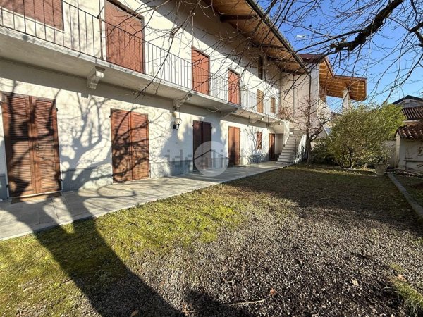 appartamento in affitto ad Azeglio in zona Piane