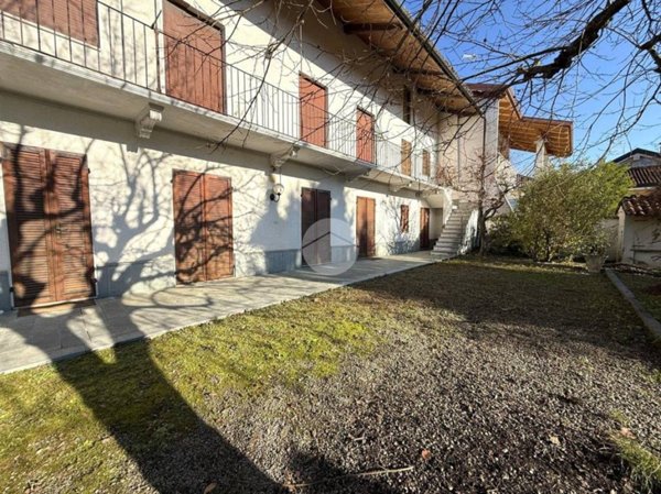 appartamento in affitto ad Azeglio in zona Piane