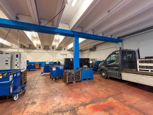 locale commerciale in affitto a Valbrembo in zona Cornelle